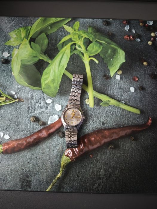 Часовник Orient  Cristal 21 камъка