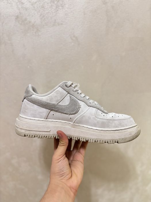 Nike Air Force 1 Luxe