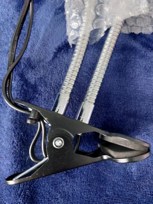 Lampa cu 2 brate flexibile cu soclu E27