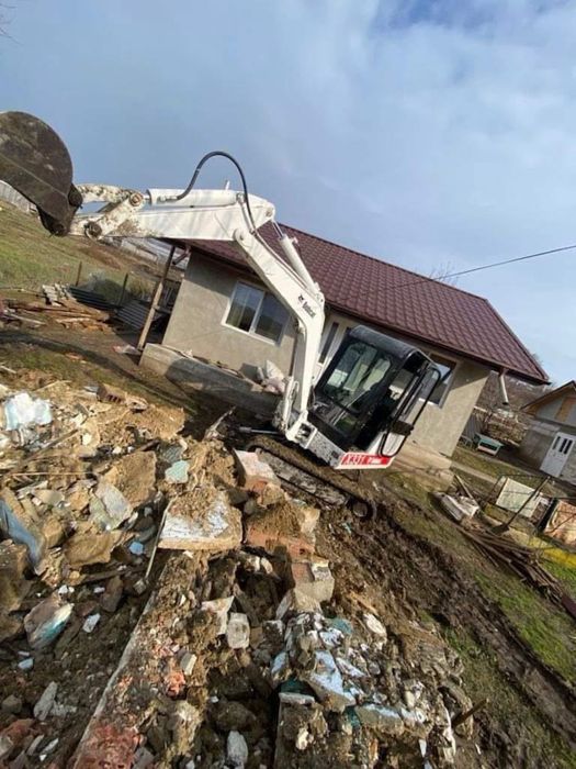 Inchiriez Miniexcavator 3.5T 1700 Ron/zi