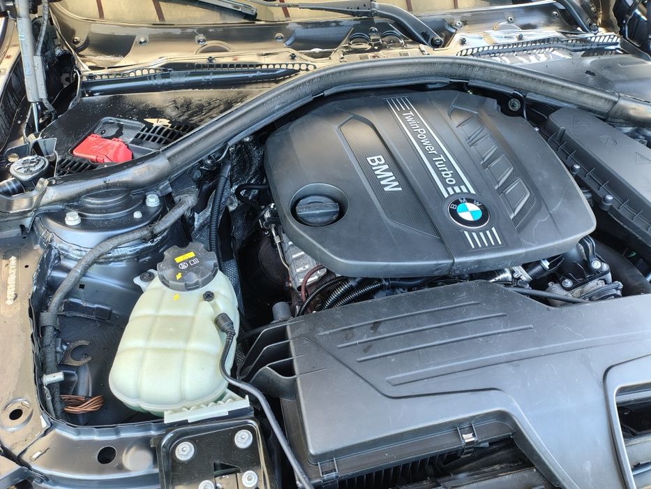 Vând BMW seria 3 f 30 f 31 anul  2015 diesel 318