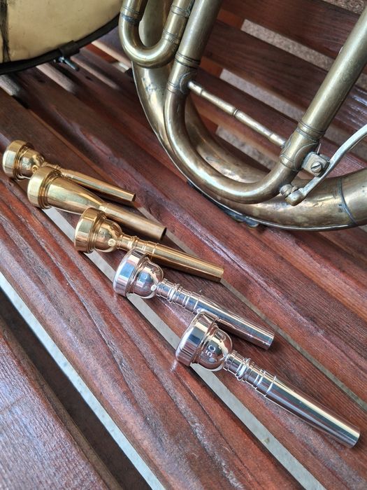Vând instrumente muzicale