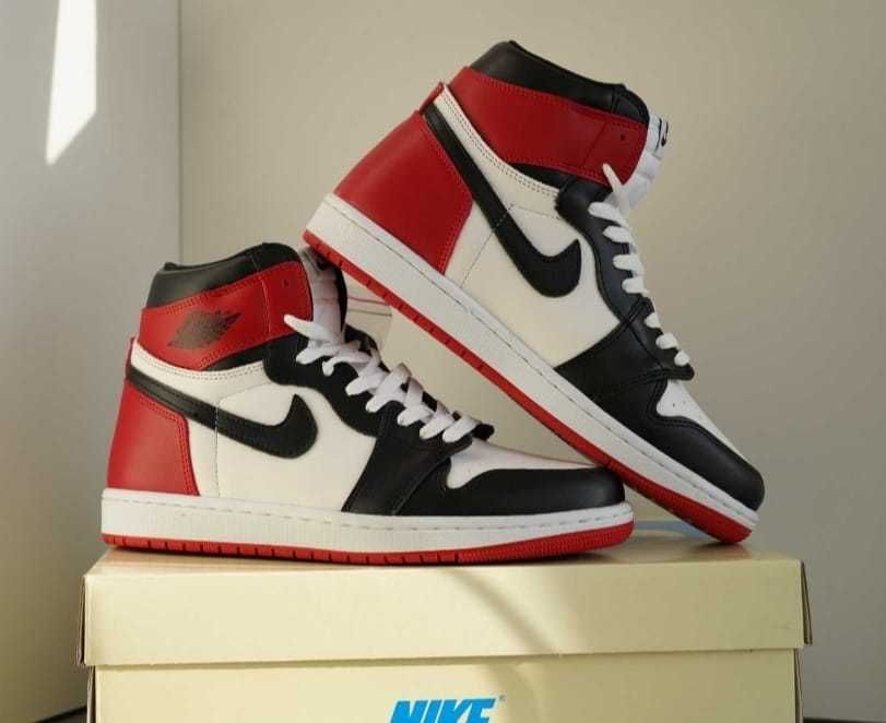 Jordan 1 Black Toe ( verificare colet)