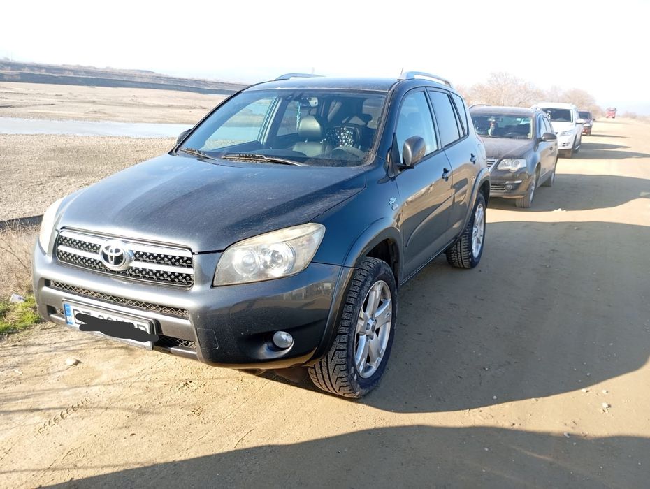 Vând Toyota RAV4
