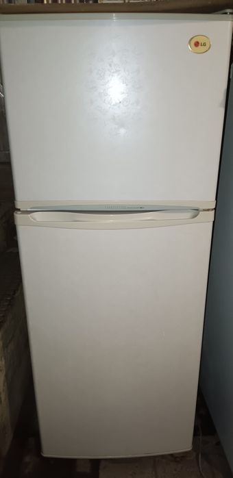 Двухкамерный холодильник