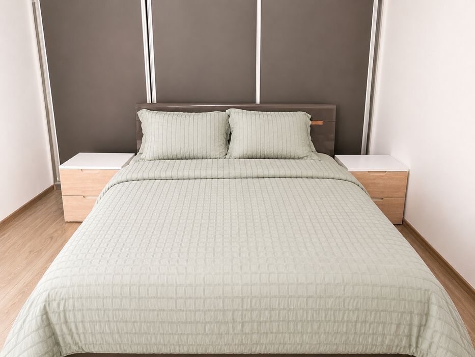 Pat matrimonial 160x200 + 2 noptiere | Stare excelentă | Saltea opțional