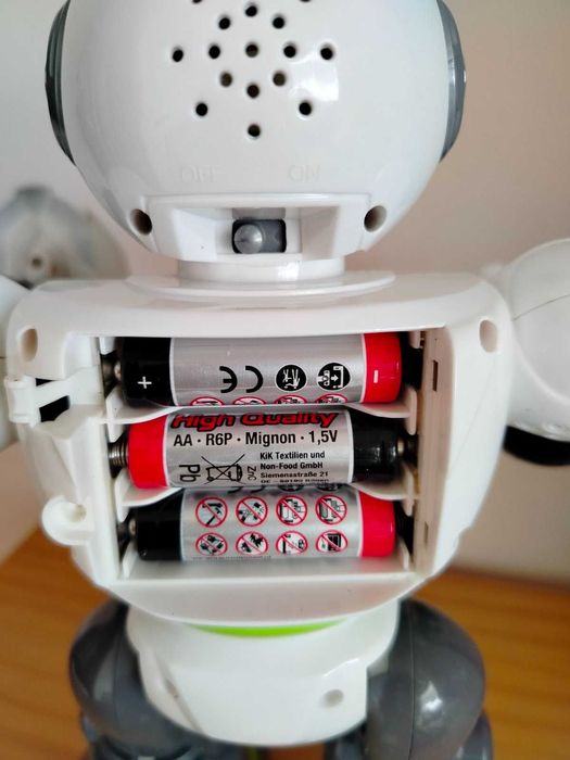 Детски робот с движение, звук и светлини, автобус, часовник на Бен Тен