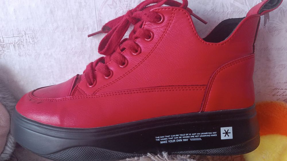 Продам стильные полуботинки