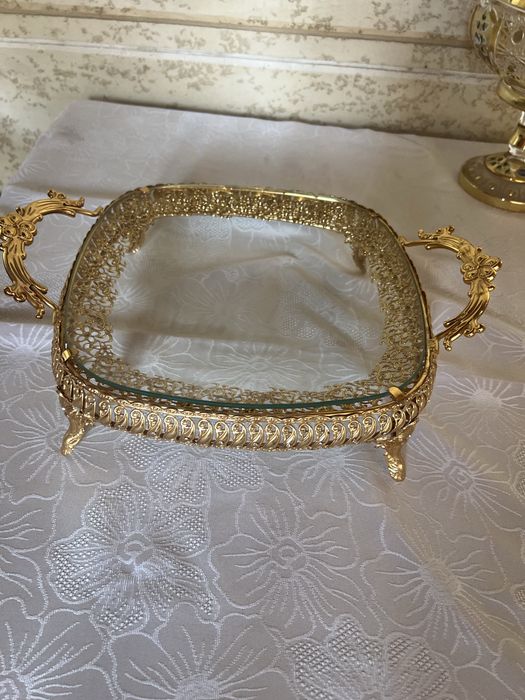 Tilla idish sotiladi