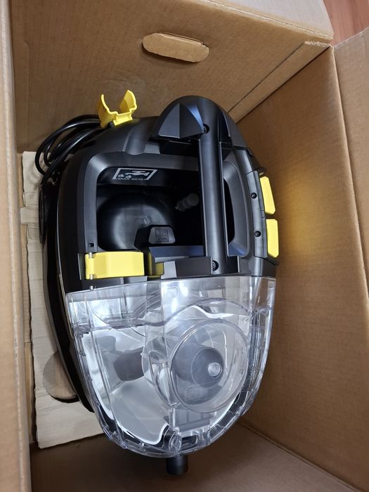 Karcher Puzzi 8/1. Продам