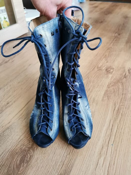 Дамски дънкови боти