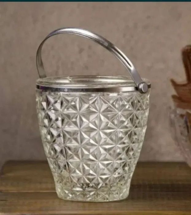 Продам разные хрустальные салатники, вазы