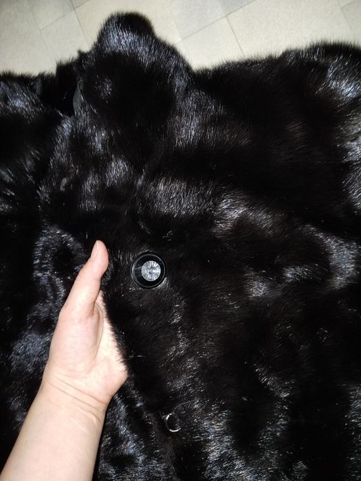 Продам норковую шубу