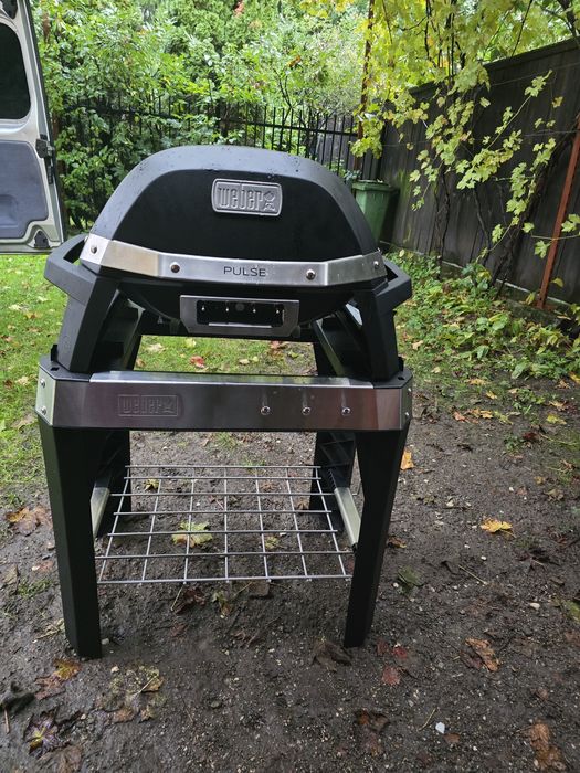 Grătar Weber Electric PULSE 2000 cu masă