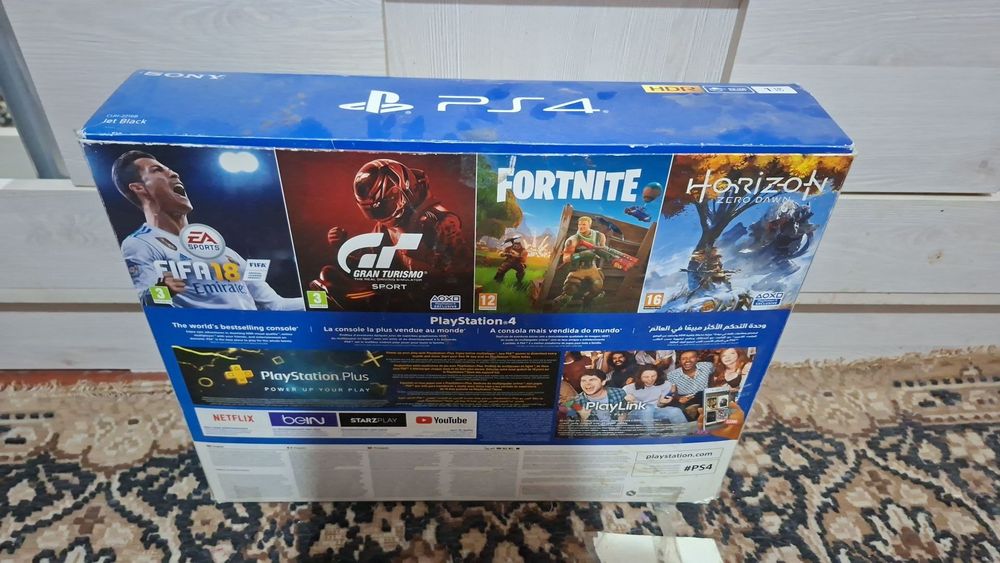 Play station 4 в отличном состоянии