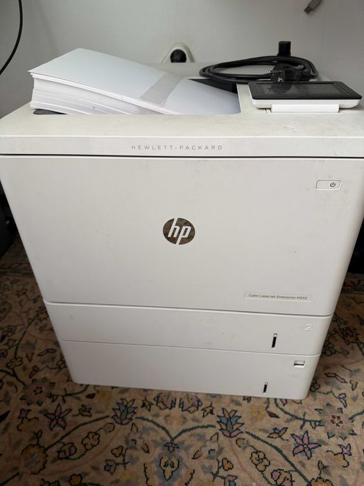 Принтер HP Color LaserJet Enterprise M553dn