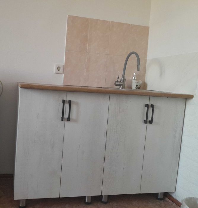 Продам кухонный гарнитур 25000,торг