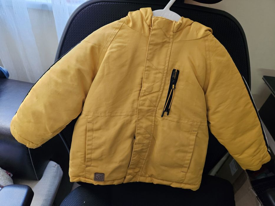 Якета размер 86. Едното е подарък