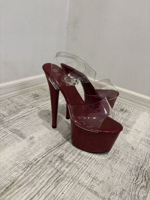 Високи обувки за pole dance