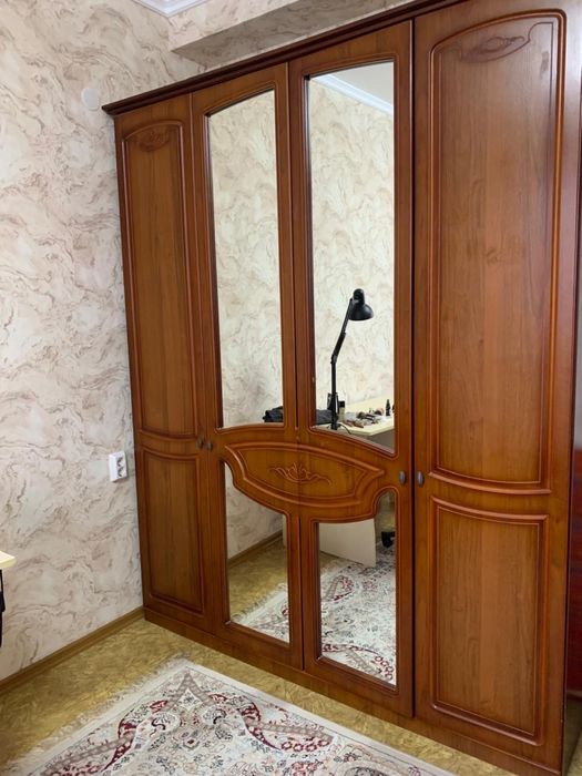 Продам спальный гарнитур