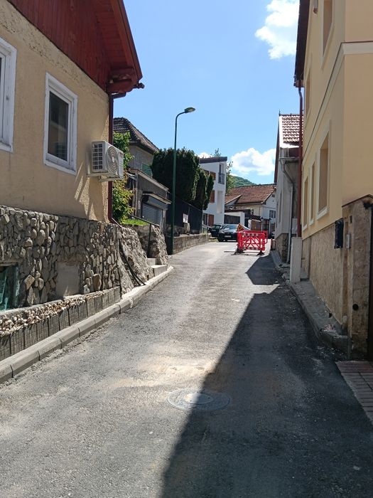 Casă de închiriat