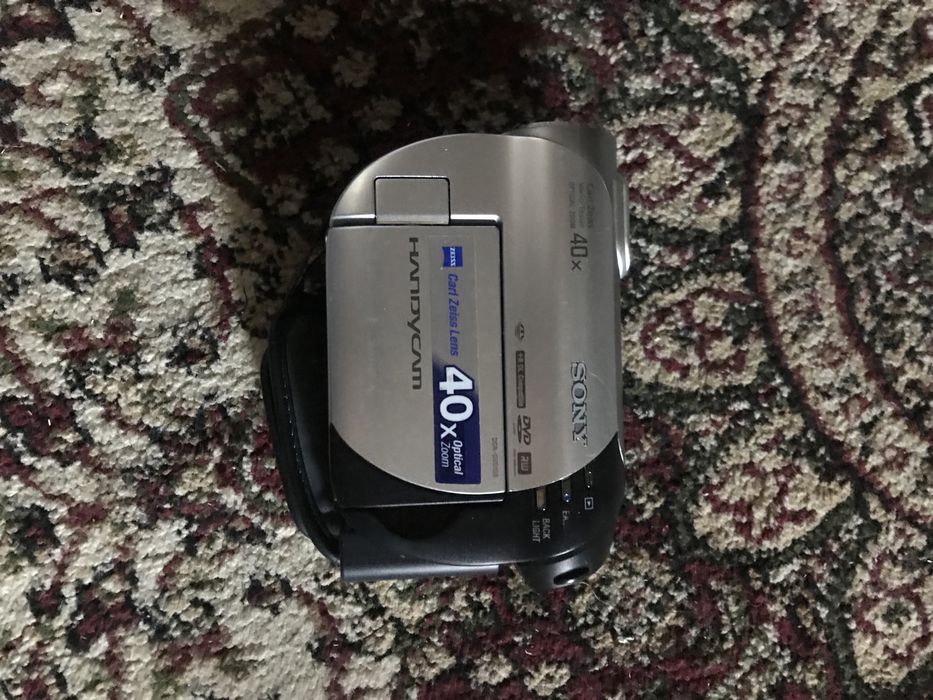 Продам sony камера много фунциональные.