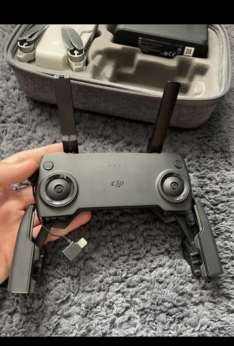 Vând sau schimb Drona DJI Mavic mini fly more combo
