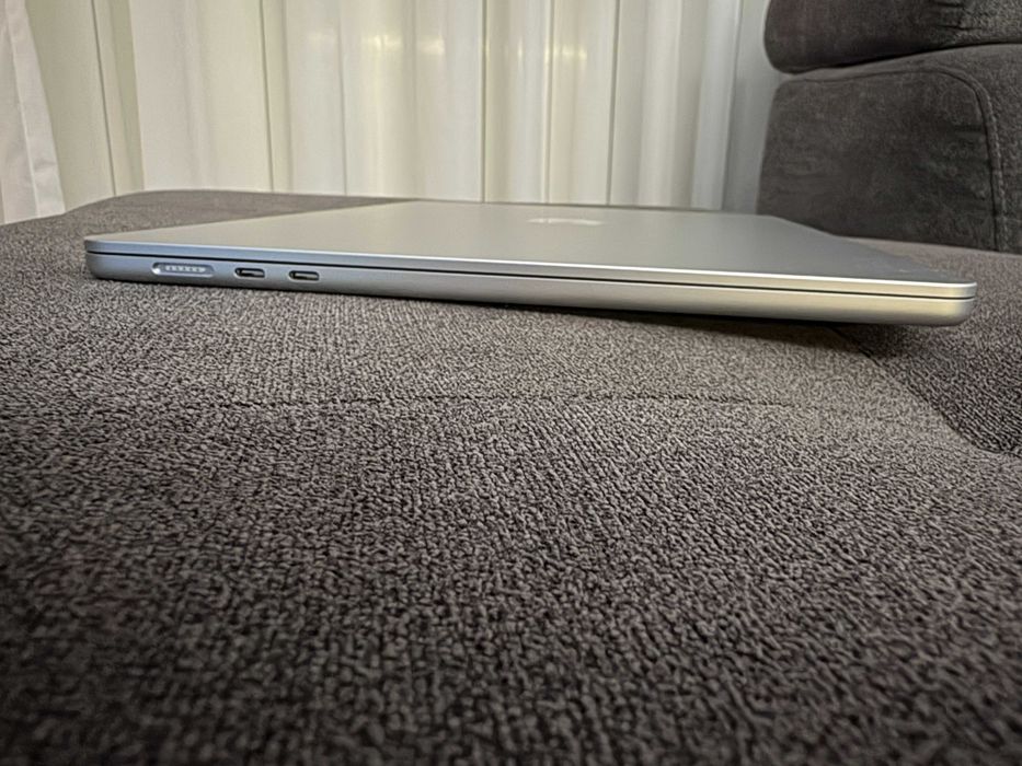 Apple Macbook Air 15 M3 24 GB Ram 512 Disk Гаранция към Apple