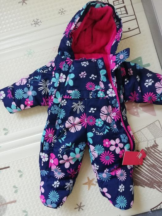 Бебешки космонавт отговаря на 3-6 м