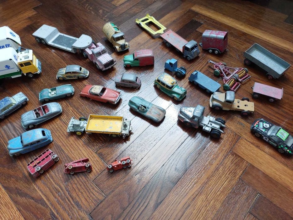 Machete masinute metal Dinky Toys 1940 Matchbox Hot Wheels Originale.