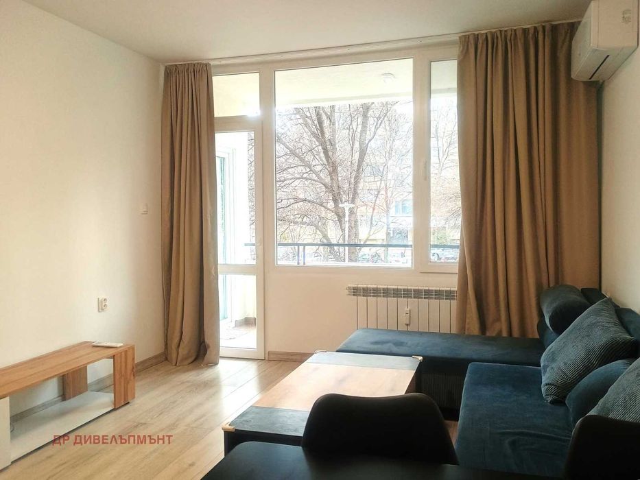 Дава се под наем Двустаен апартамент в София, Банишора - 52 кв.м за 561 € - Снимка #1