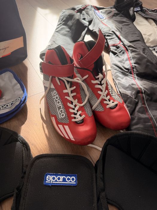 Echipament complet karting Sparco junior – costum, ghete, mănuși, protecții