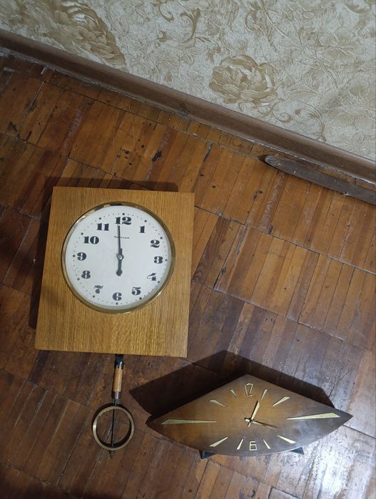 Продаются Часы настенные и настольные ссср