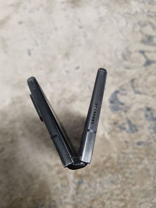 Samsung Z Flip 2