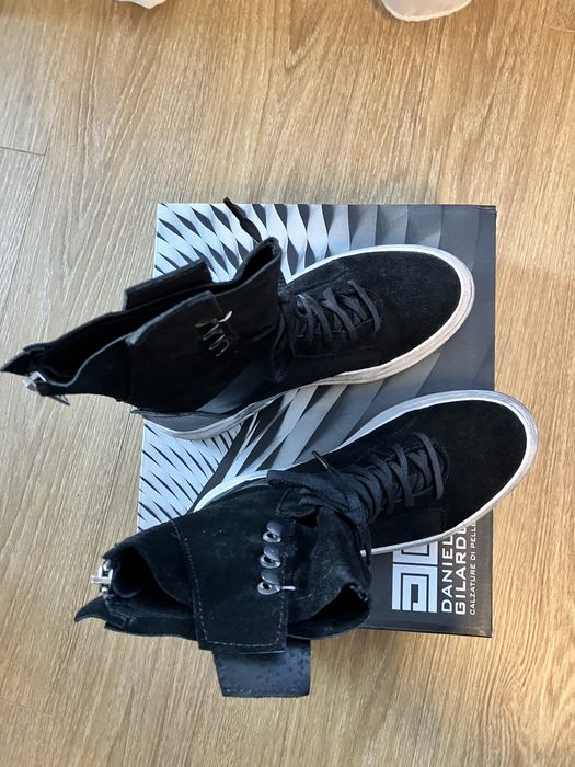 Черно Боти естествен велур