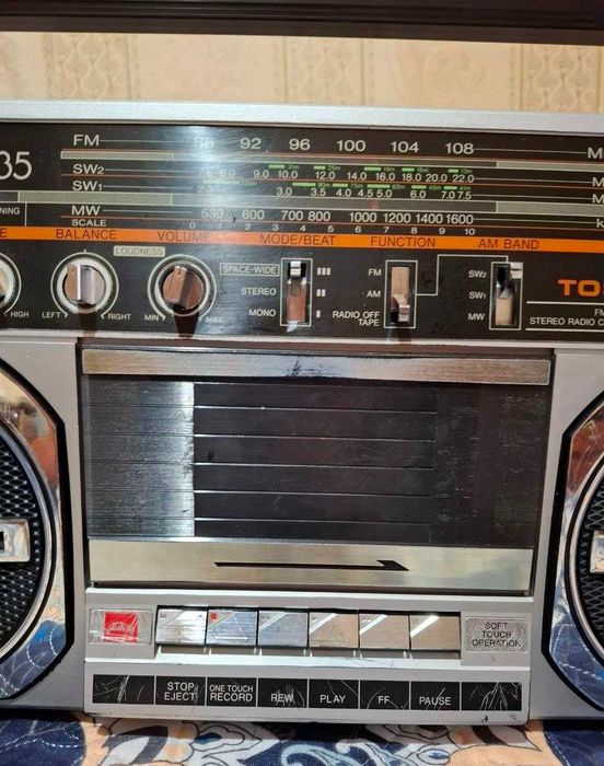Магнитола Toshiba BomBeat RT-135S