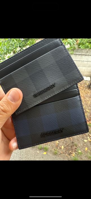 Portcarduri Burberry autentice