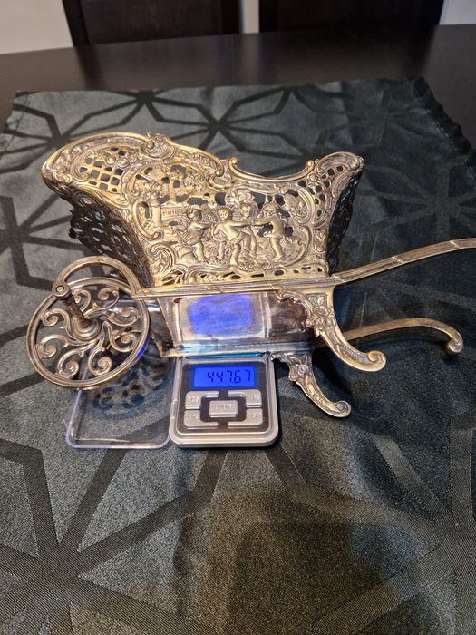 Уникална антикварна  поставка стойка за вино