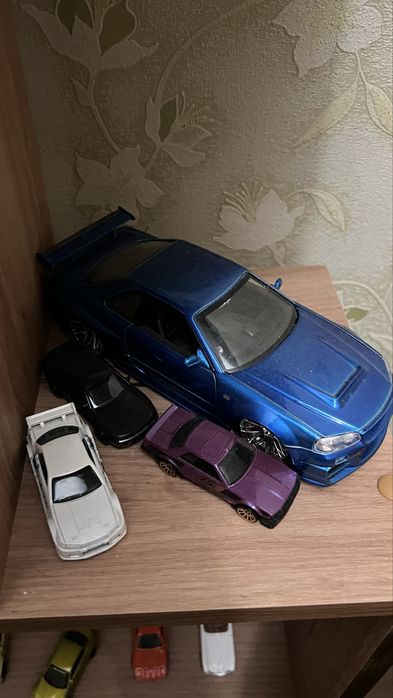 Модели машинок Hot wheels и другие