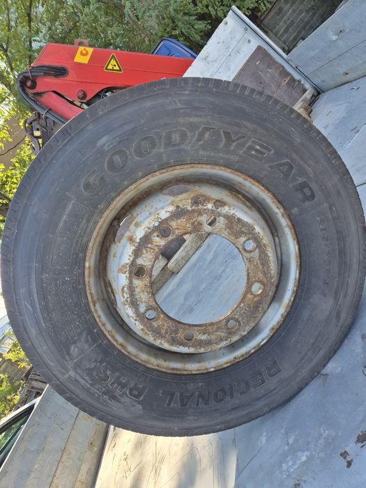 Гума с джанта Goodyear 285 70 19.5  12mm