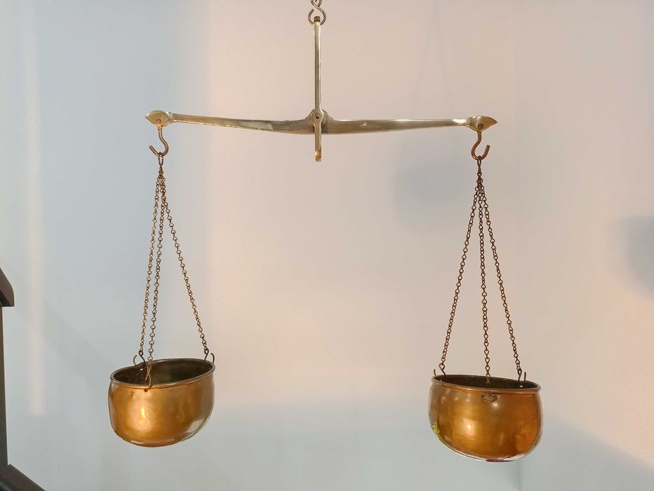 Balanta veche din bronz
