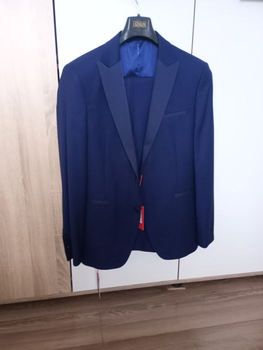 Нов костюм на Lazarini "L" размер