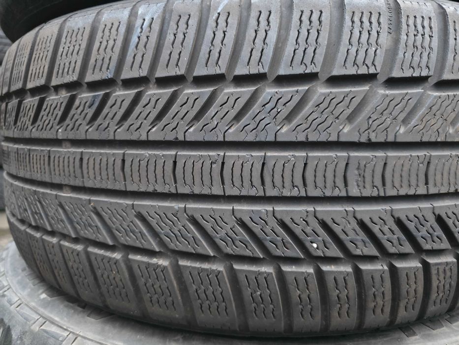 2бр Зимни гуми 225 45 18 - Contienental - DOT 2024
