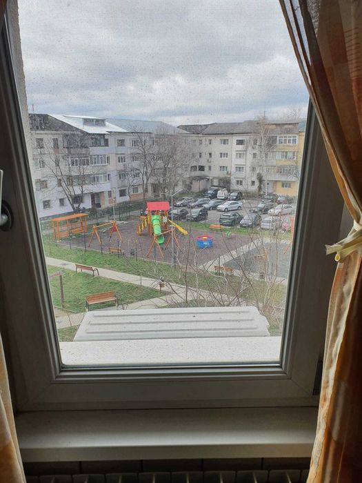 Inchiriez apartament cu doua camere