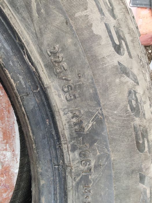 Продам комплект зимних шин