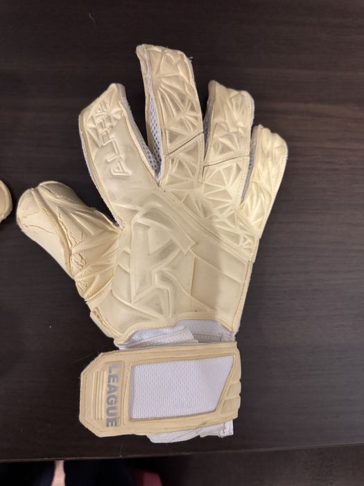 Вратарские перчатки ALPHA League (оригинал)