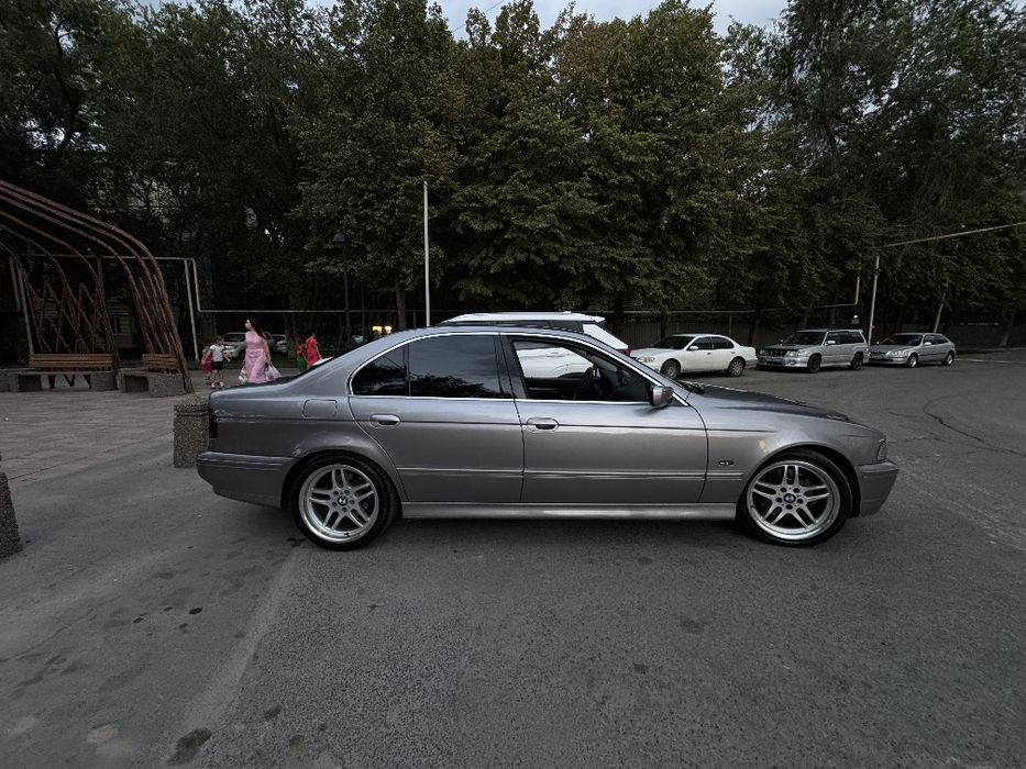 Продам BMW 535 E39 рест 2000