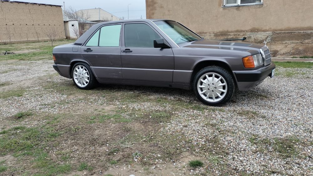 Мерседес 190 сатылад