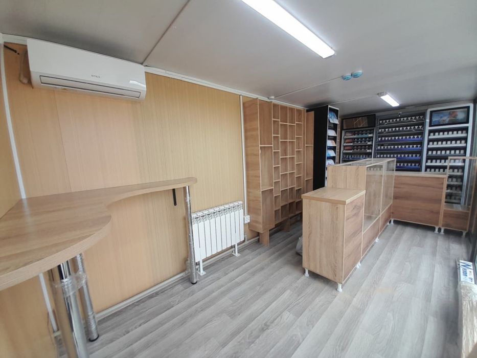 Продам витрины новые