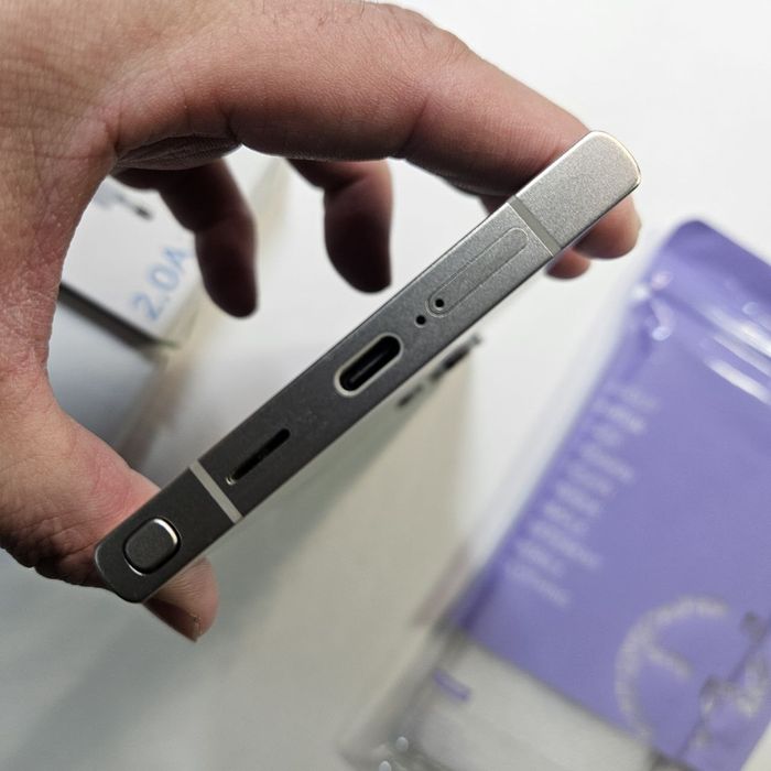 Samsung s24 ultra titanium gray 256 gb.